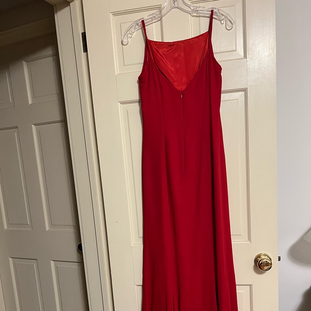 HP💃🏼Jessica McClintock red formal dress w/rhinestones. Fully lined. Size 5/6 - Picture 3 of 3